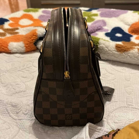 Authentic Louis Vuitton purse - Picture 2 of 9